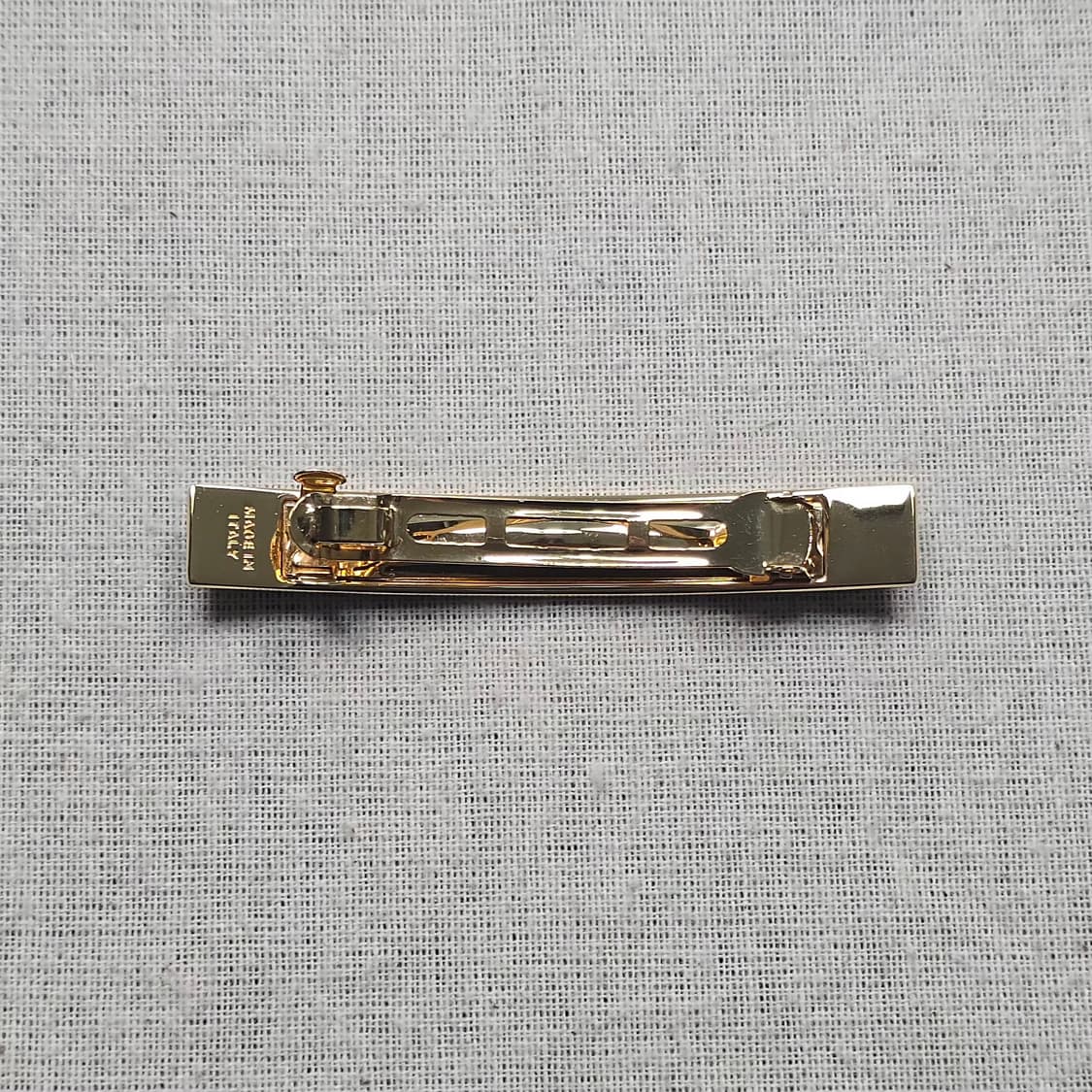 미우미우 에나멜 메탈 헤어핀 상품이미지3