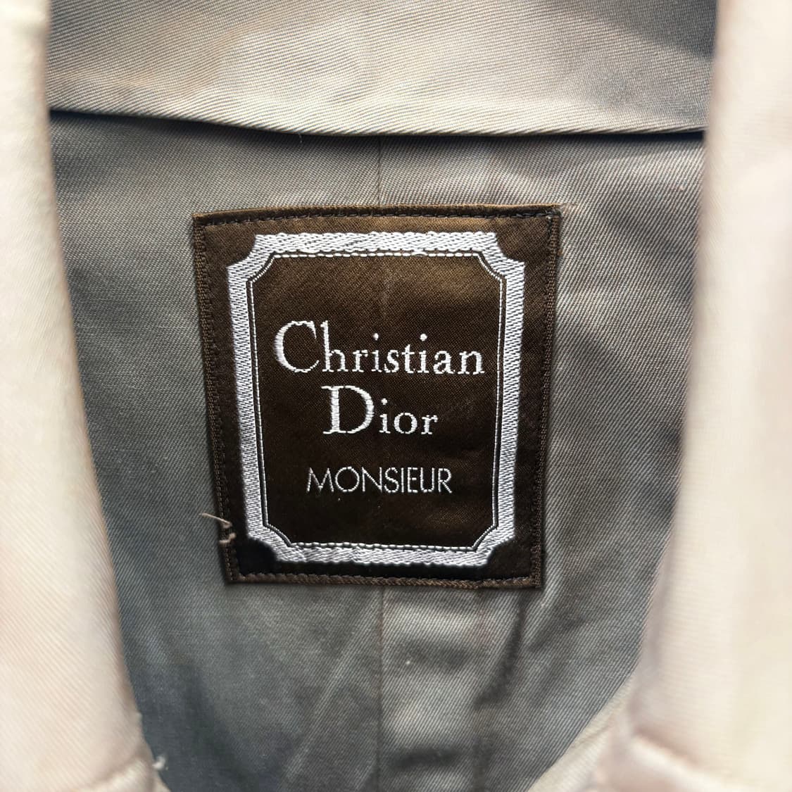 크리스찬 디올 싱글 트렌치 코트 백 벨트 스트랩 디테일 카키 베이지 상품이미지6