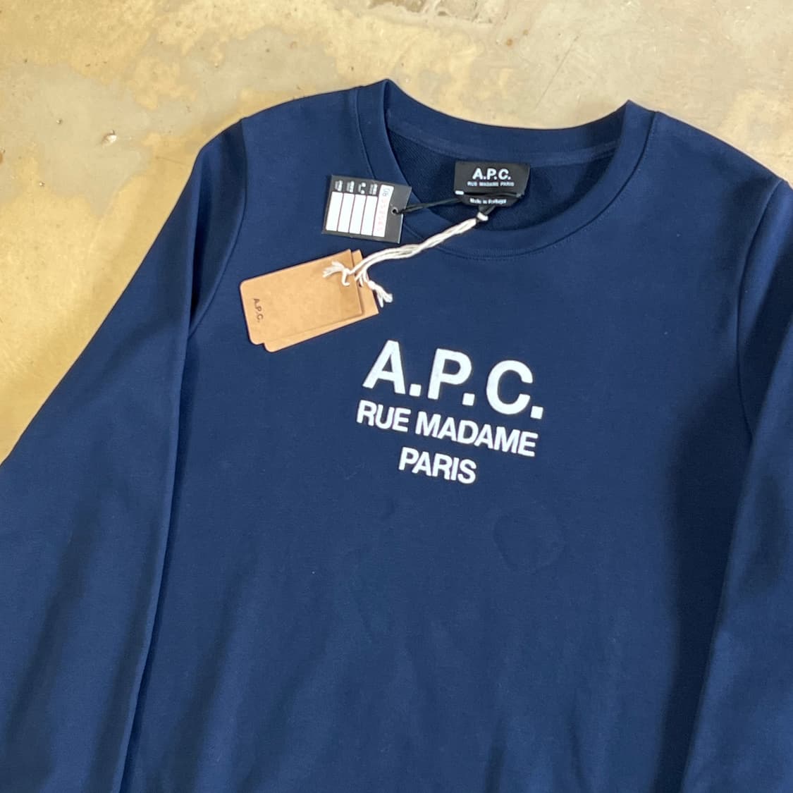 L 새상품 아페쎄 네이비 빅로고 맨투맨 상품이미지1