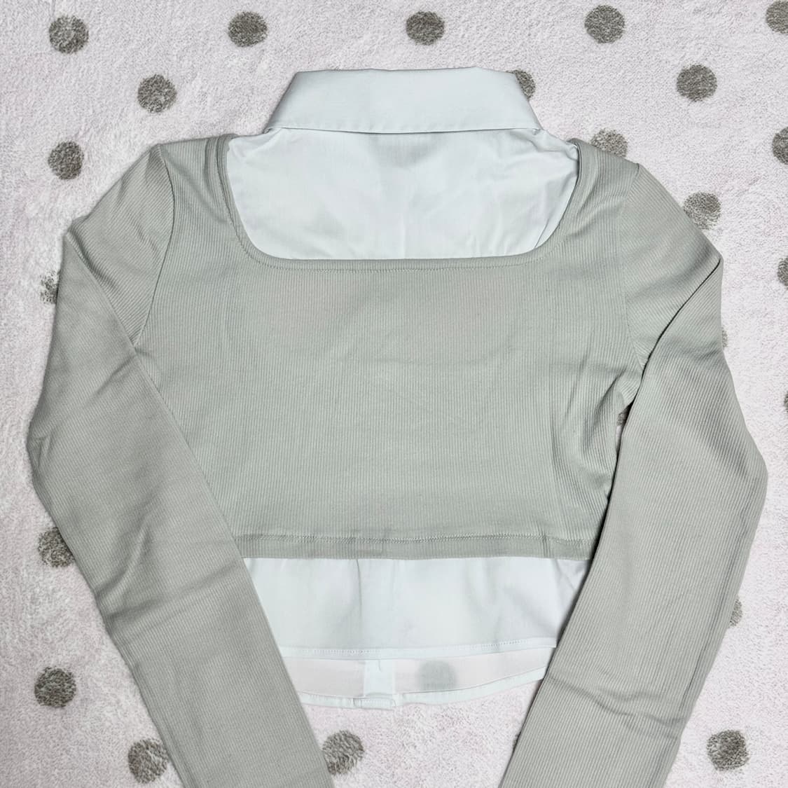 페인오어플레져 에블린 셔츠탑 라이트그레이 상품이미지2