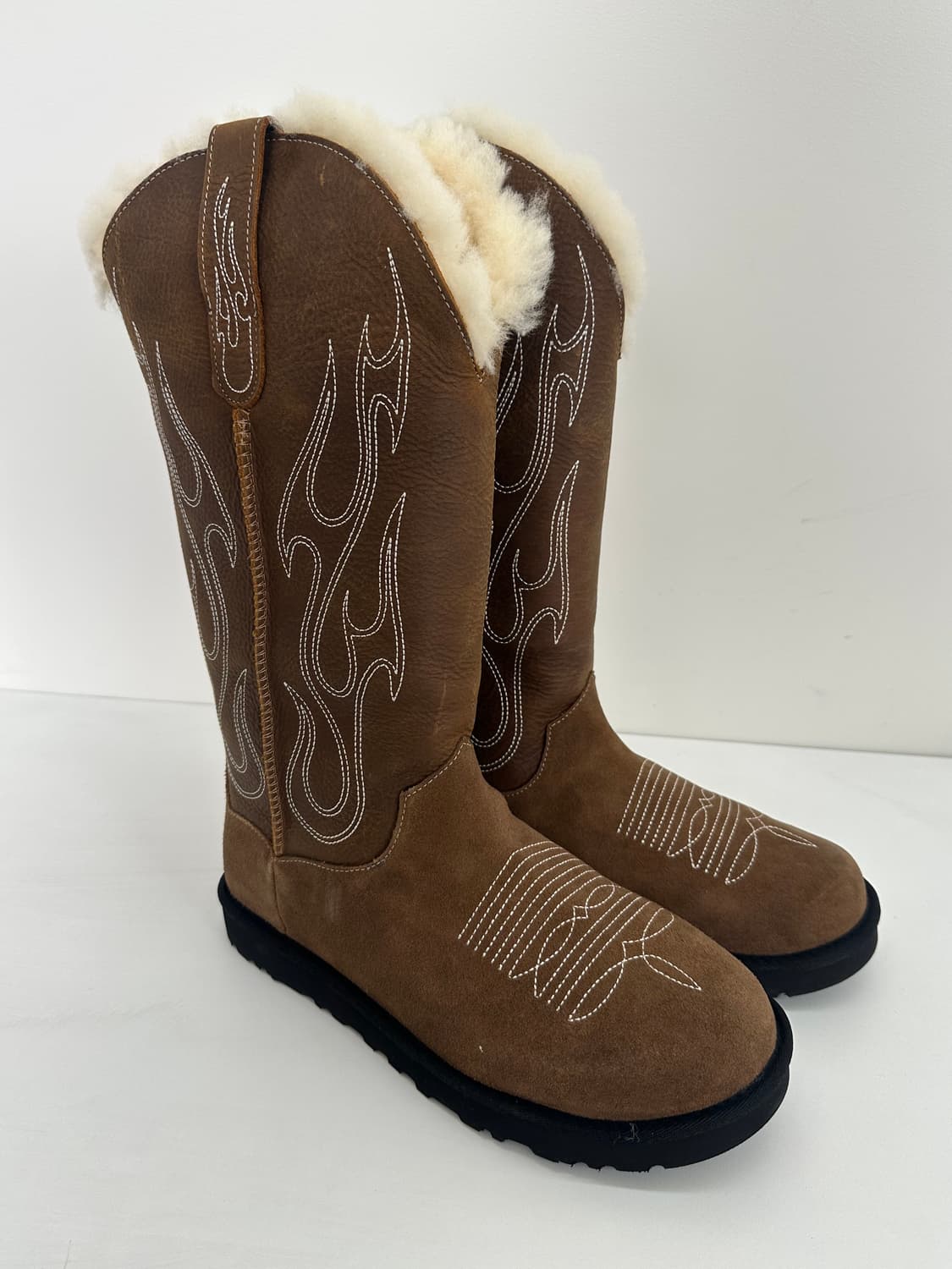 어그 x 갤러리 디파트먼트 스티치 부츠 280 새상품 상품이미지1