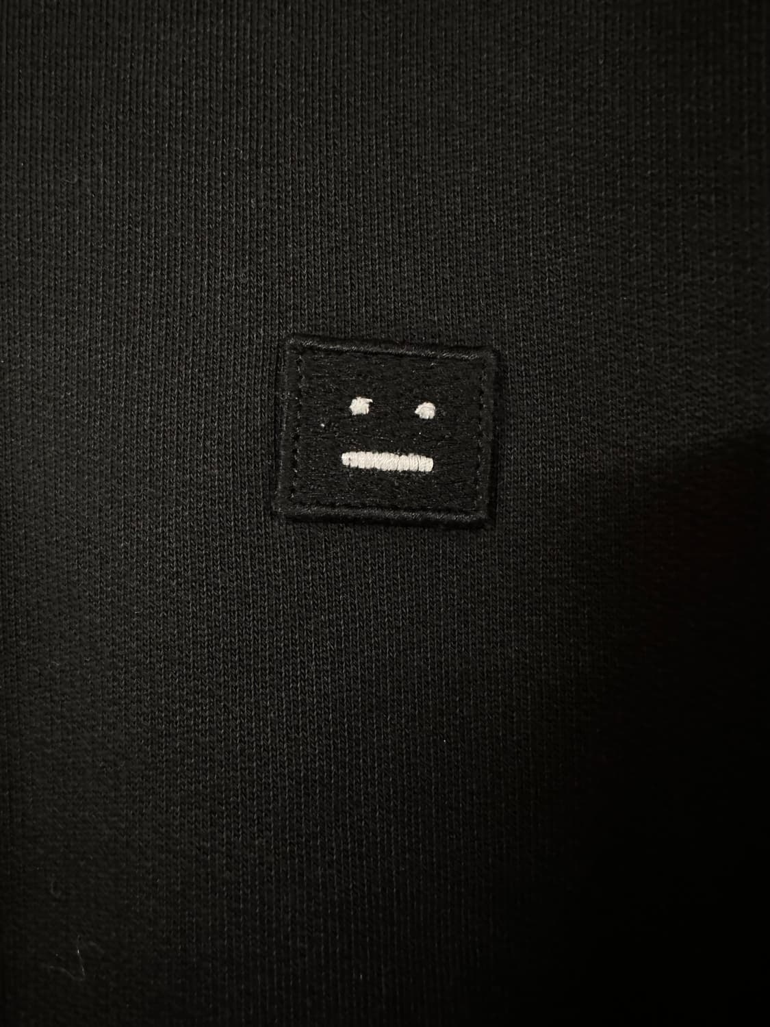 아크네 스튜디오 야나페이스 블랙 맨투맨 상품이미지3