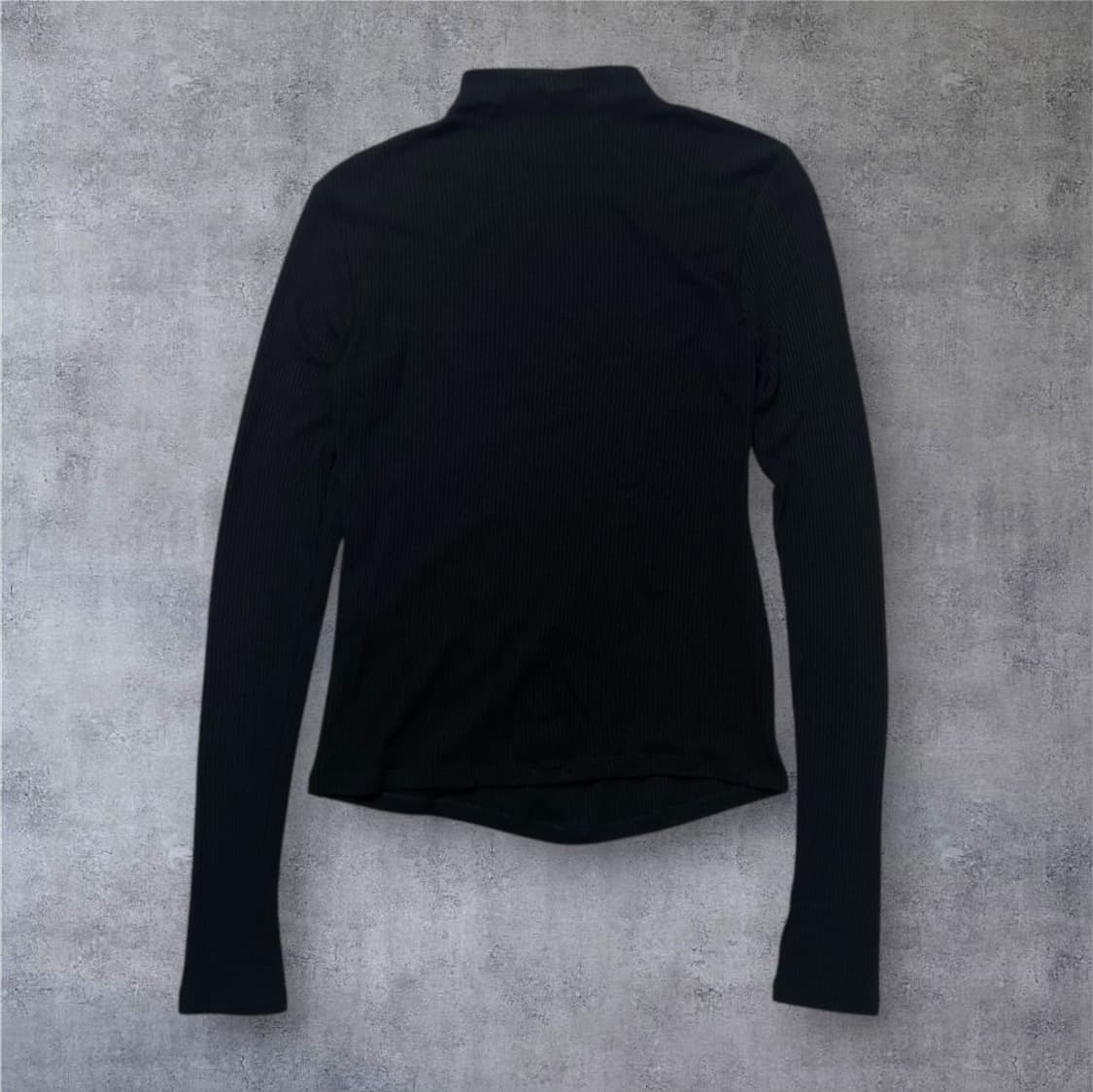 에스제이와이피 SJYP 블랙 자수로고  모크넥 골지 긴팔 티셔츠 M 상품이미지6