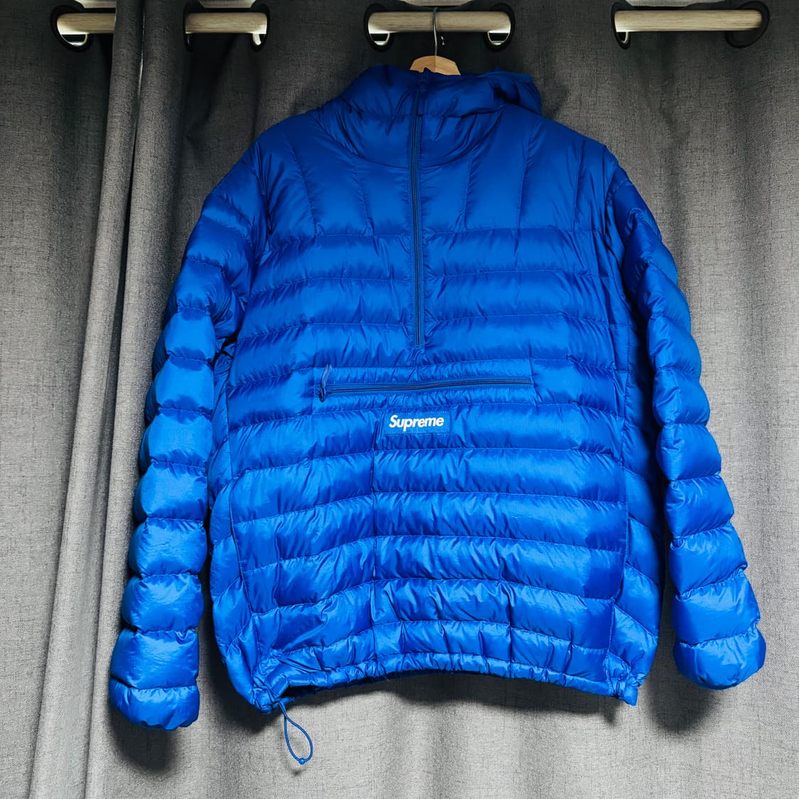 슈프림 마이크로 다운 하프 집 후드 풀오버 로얄 - 23FW 상품이미지1