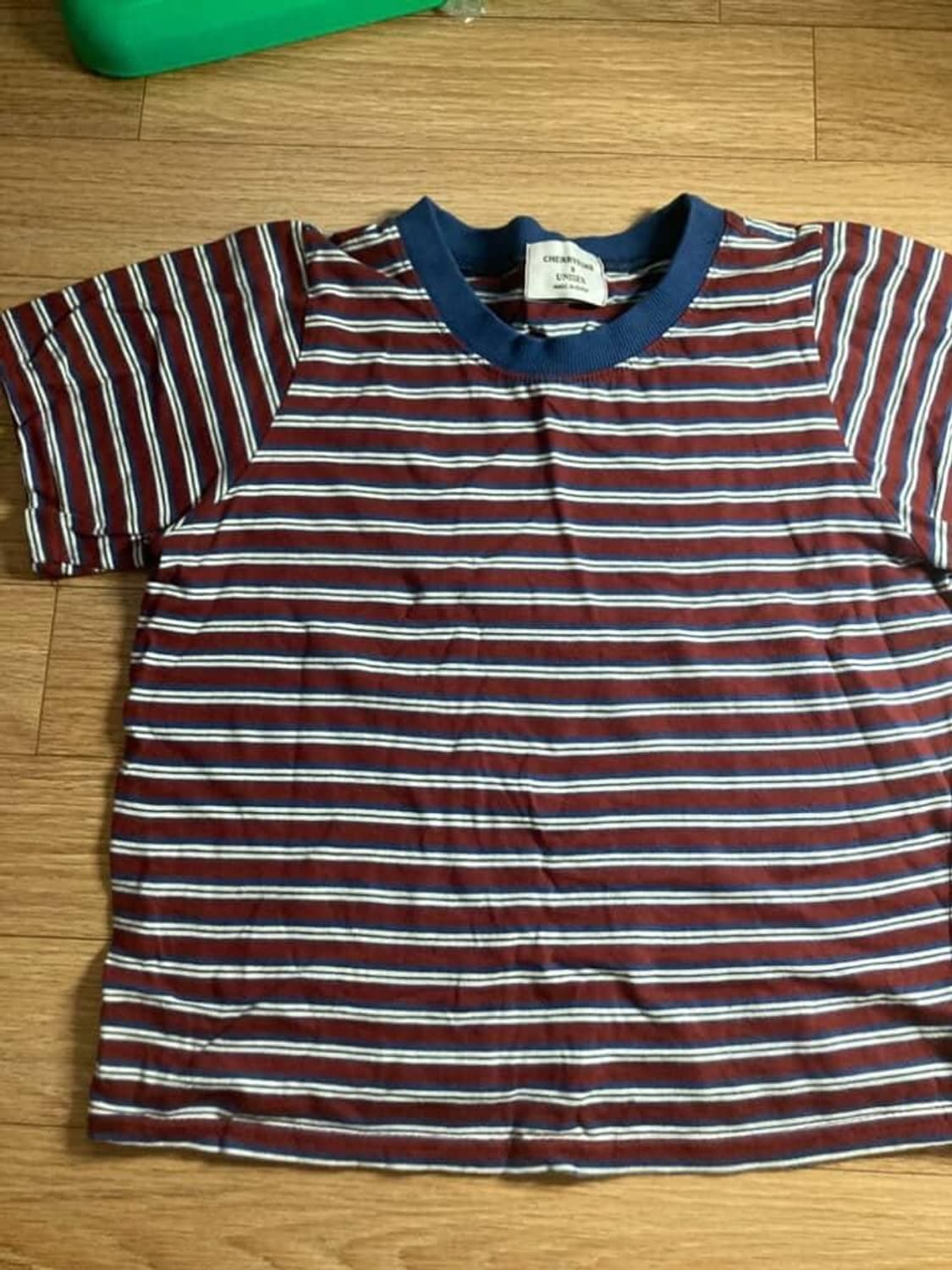 CHERRYBOMB 브랜드의 단가라 반팔 티셔츠입니다. 상품이미지2