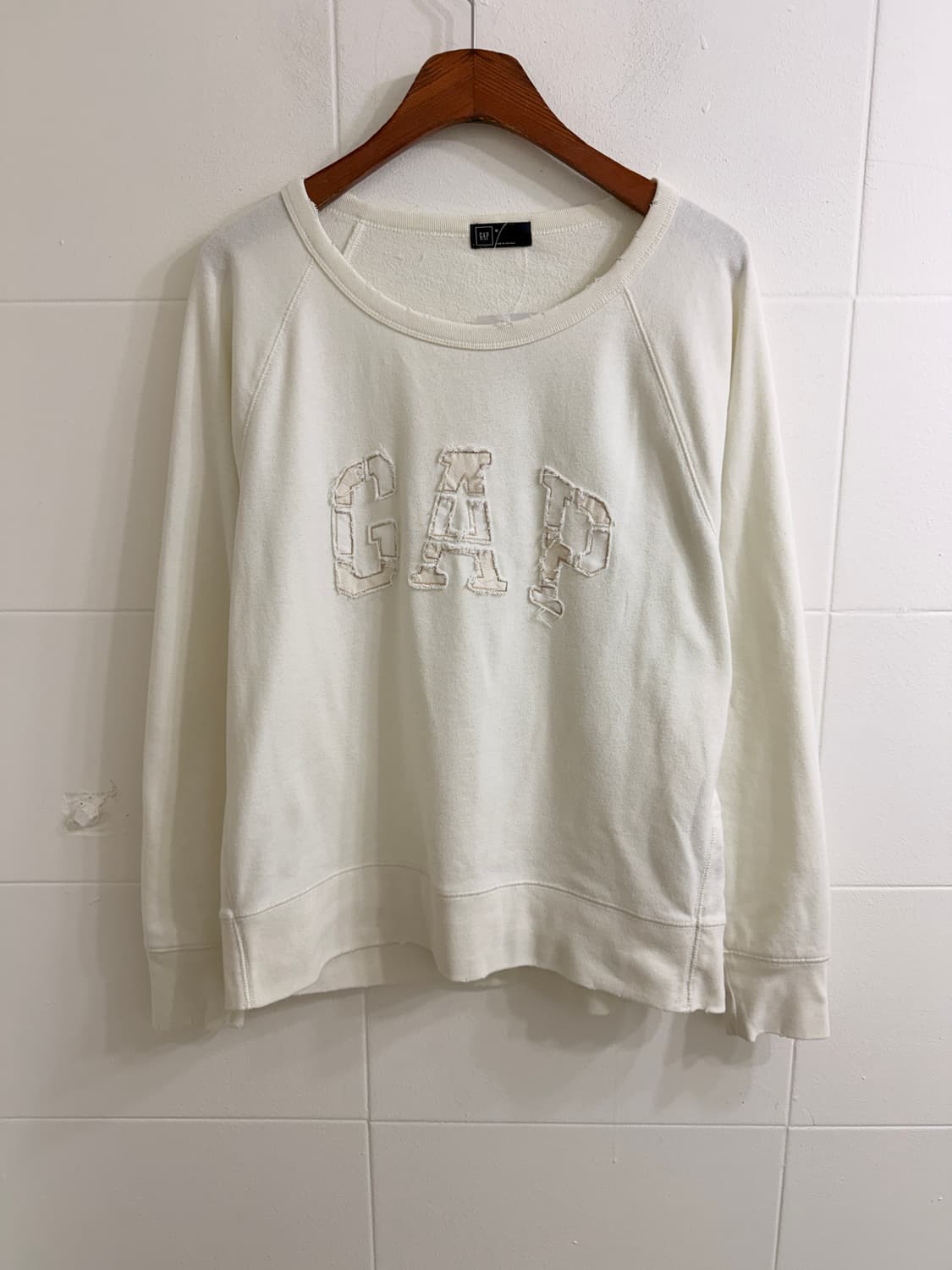 갭 화이트 그런지 레글런 롱슬리브 상품이미지4