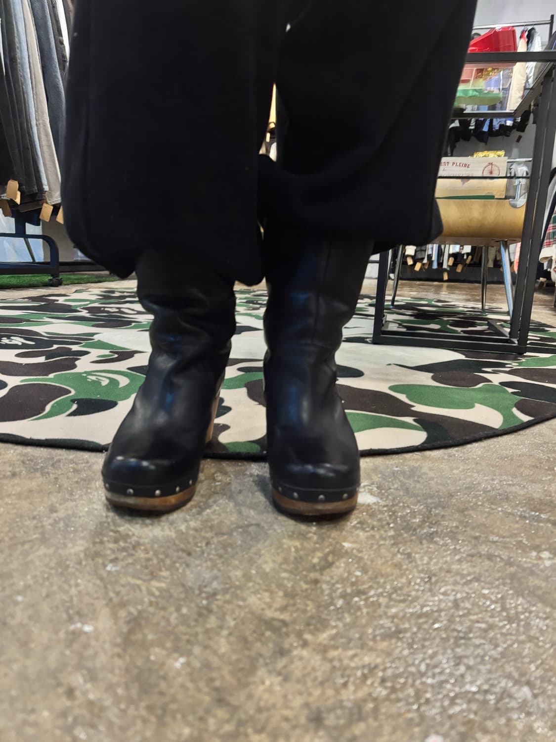 UGG Australia Lynnea 블랙 가죽 부츠 상품이미지6