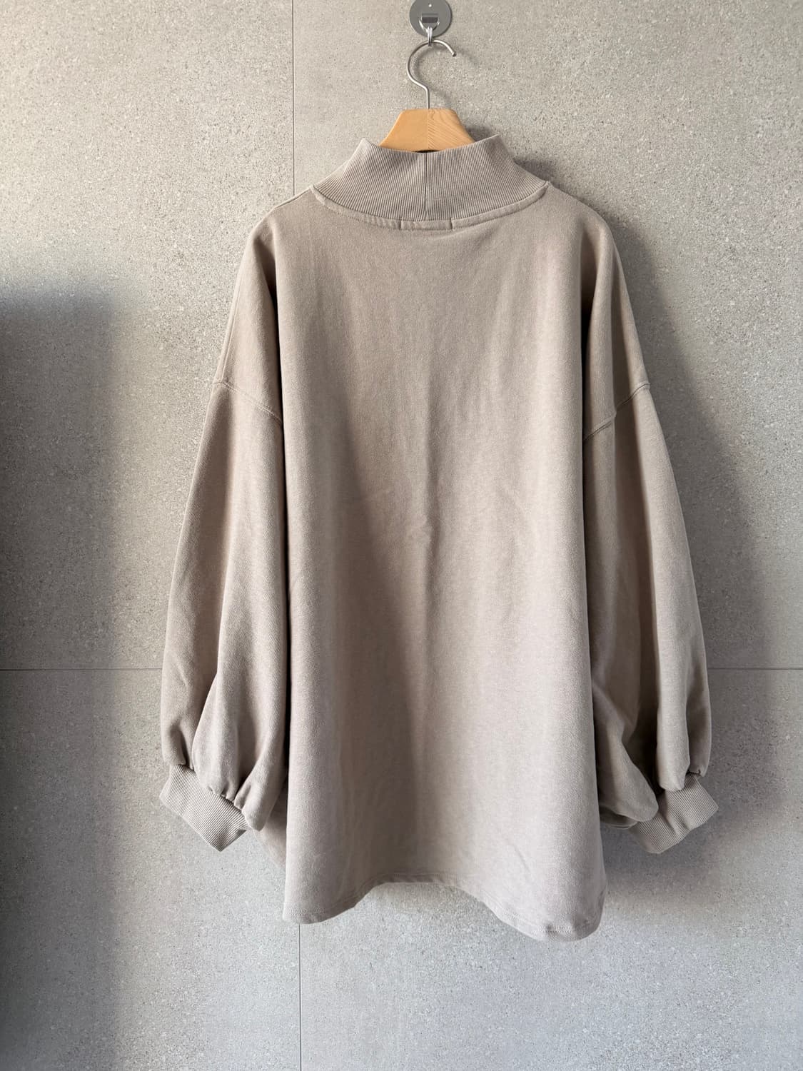 그레이 퍼츠소매 반목 맨투맨 여성 티셔츠 상품이미지4