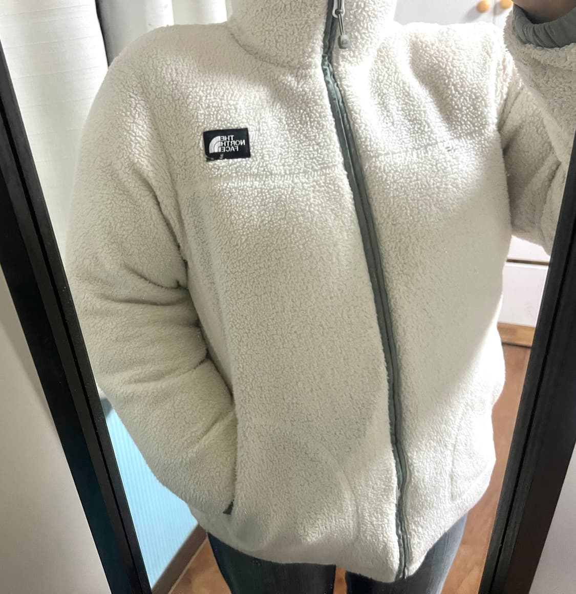 노스페이스 민트색 리버시블 뽀글이 패딩 상품이미지3