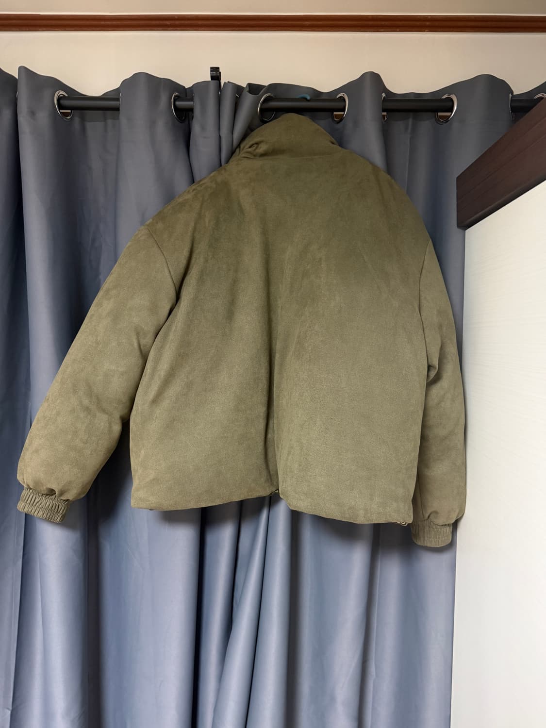 [블프보다 싸다] 87-STAN105 유틸리티 하이넥 스웨이드 패딩 카키 상품이미지7