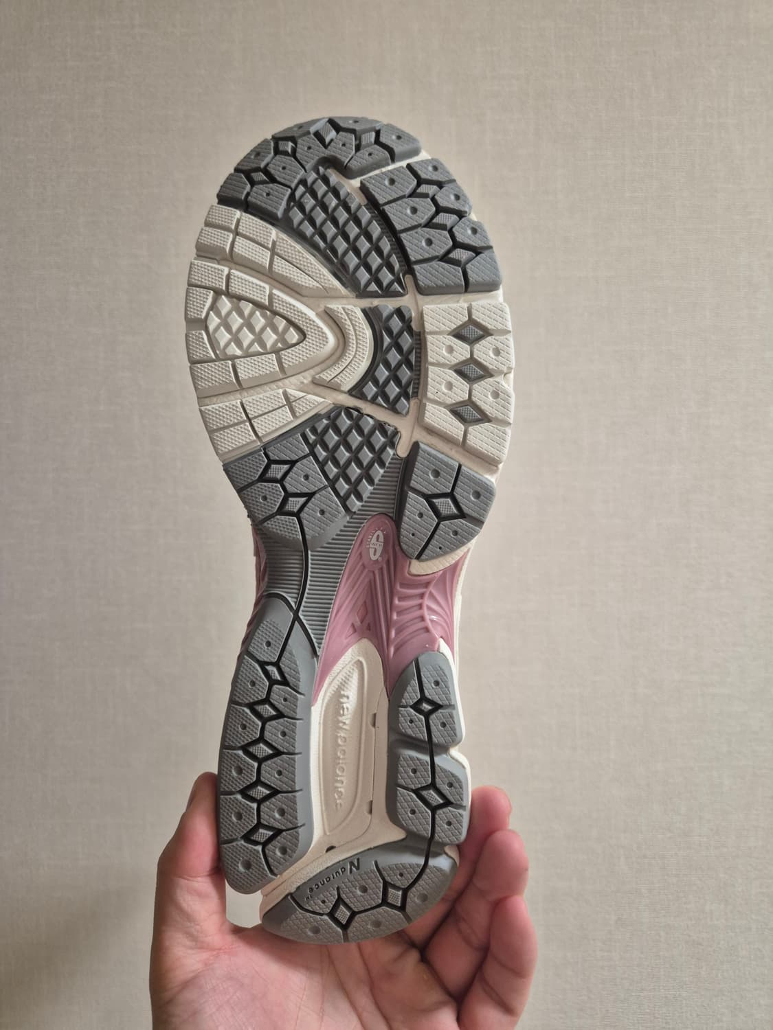 [새상품/265] 뉴발란스 860v2 로즈우드 메탈릭 실버 상품이미지4