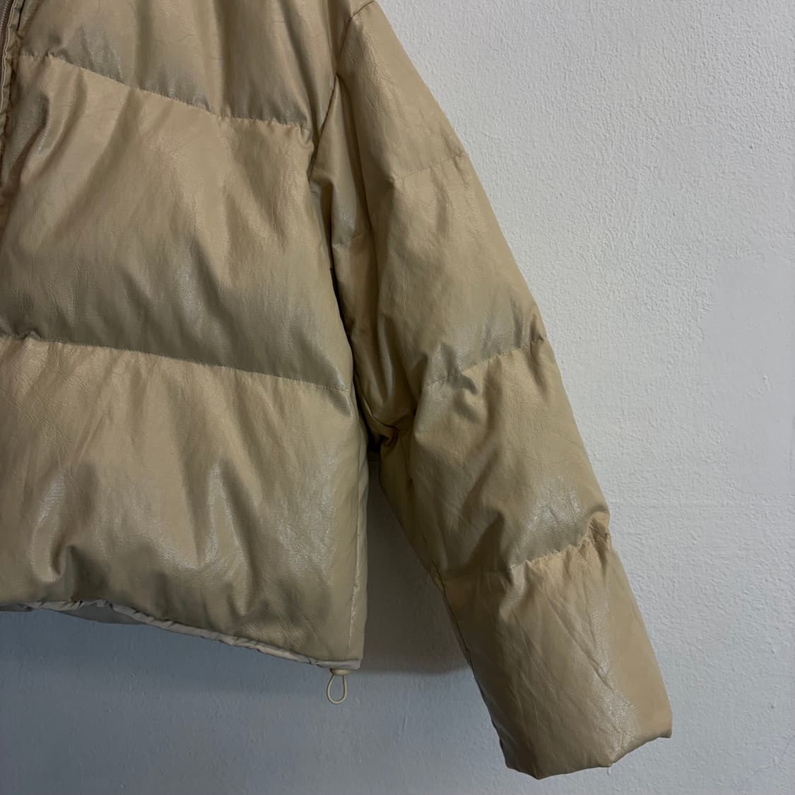 아모멘토 비건레더 리버시블 패딩(M) 상품이미지5