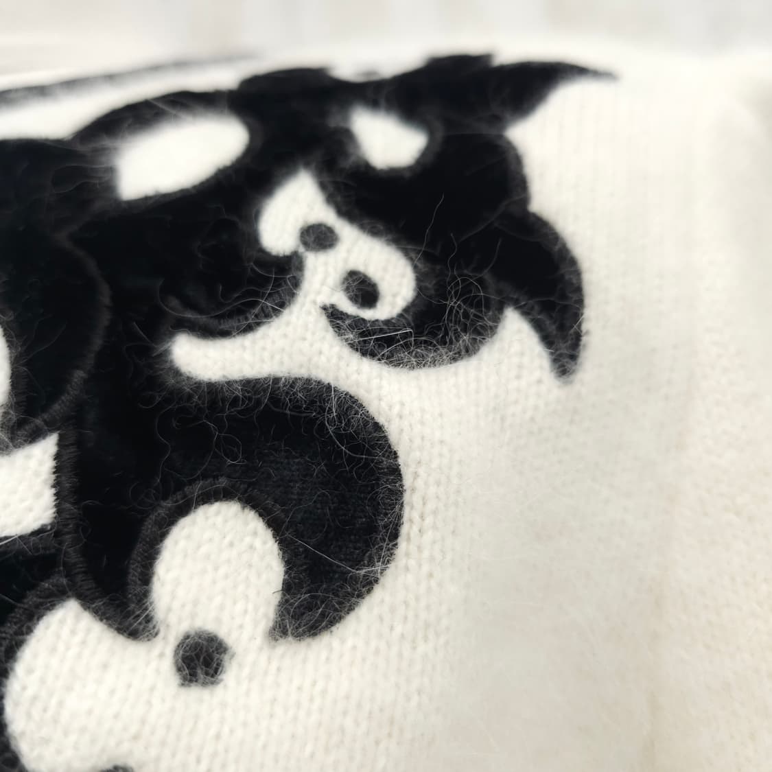 아이보리 벨벳 아플리케 포인트 니트 상품이미지7