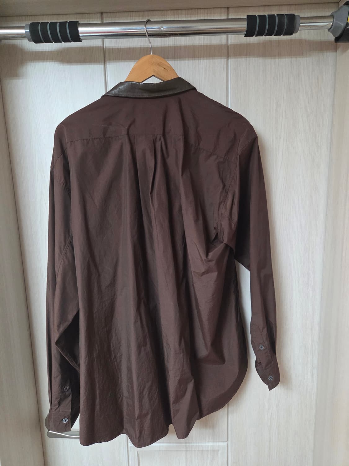 해칭룸 레더카라 셔츠 브라운 4사이즈 상품이미지2