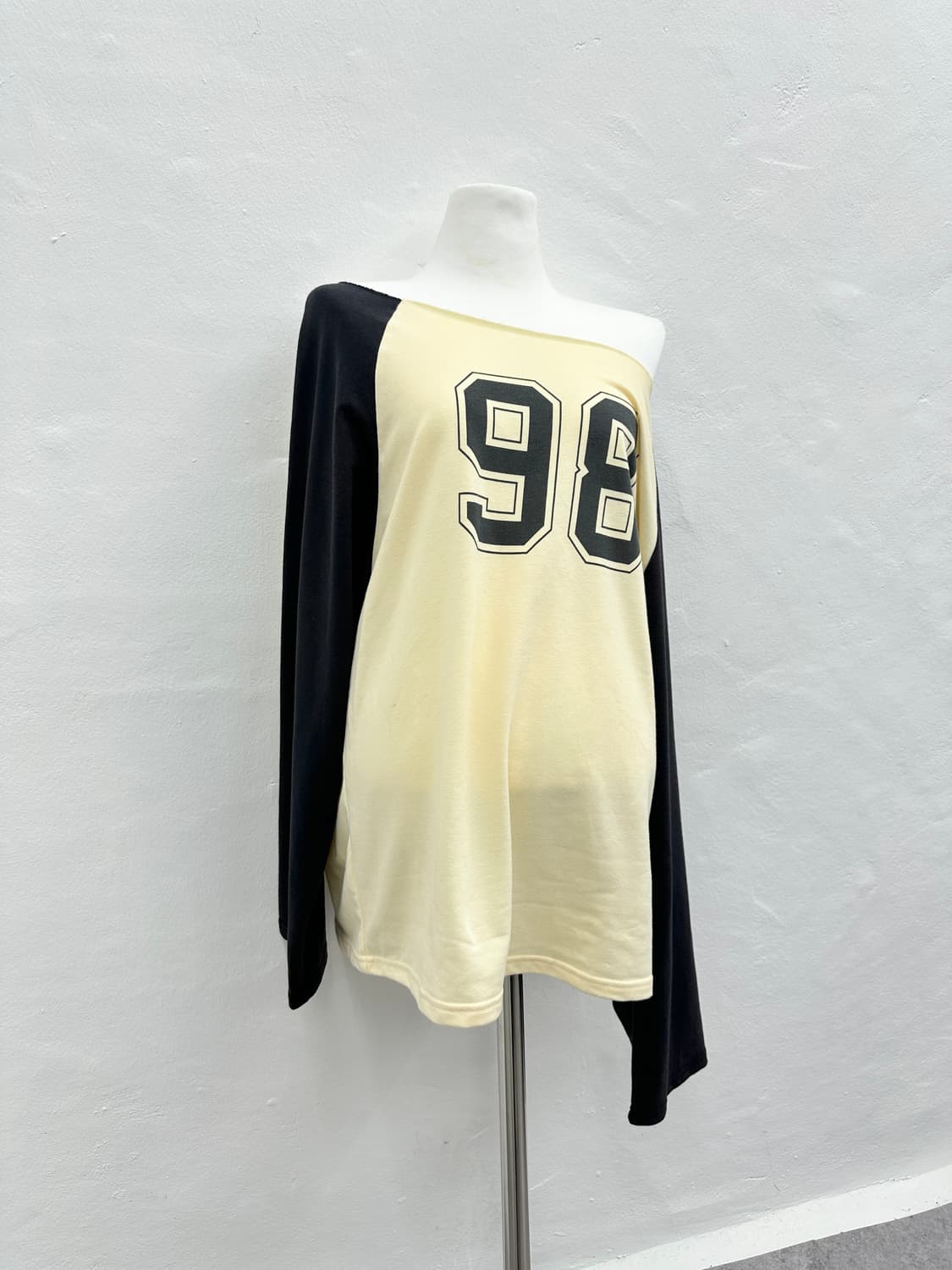 Vintage one shoulder tee 상품이미지1