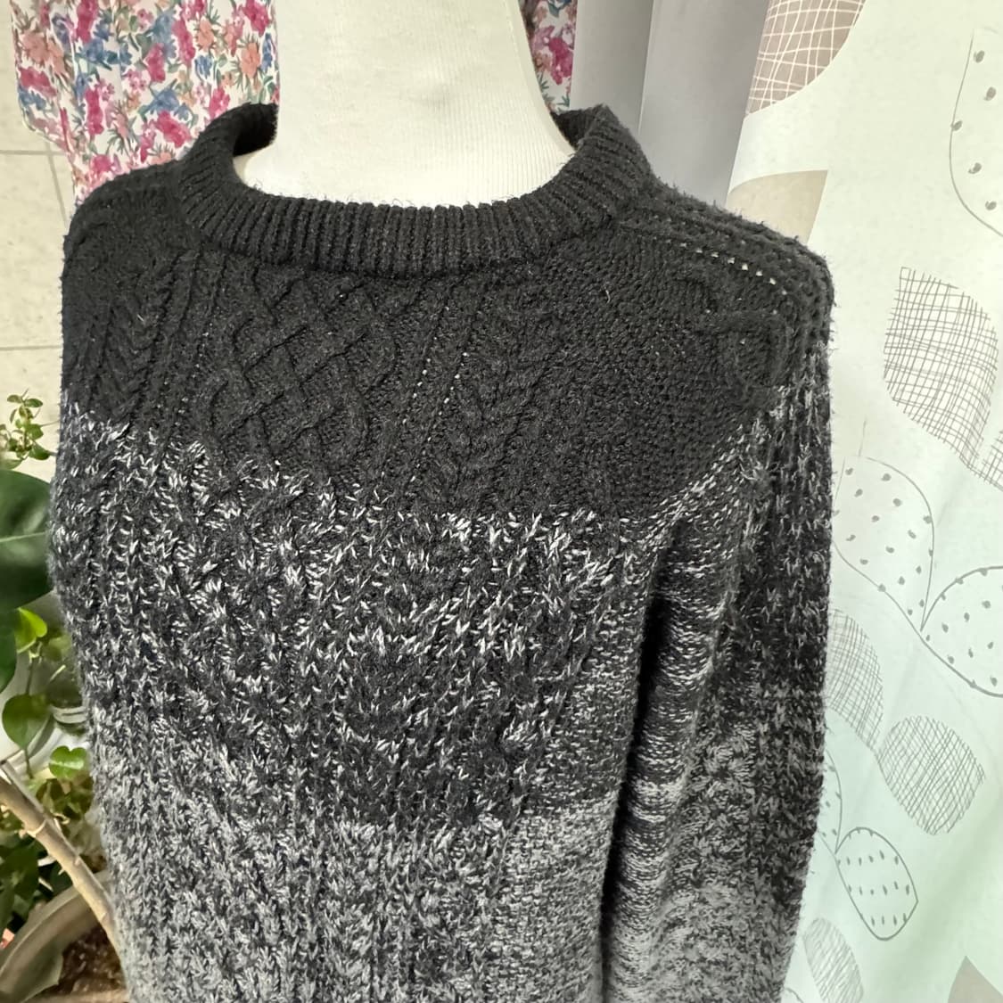 HUM 블랙그레이 그라데이션 니트 스웨터 상품이미지7