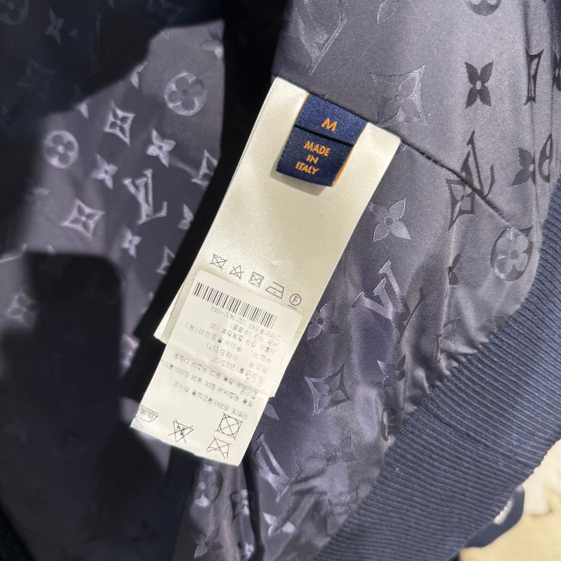 [정품] 루이비통 모노그램 레더 패치 플리스 블루종 L1AGLXL 상품이미지8