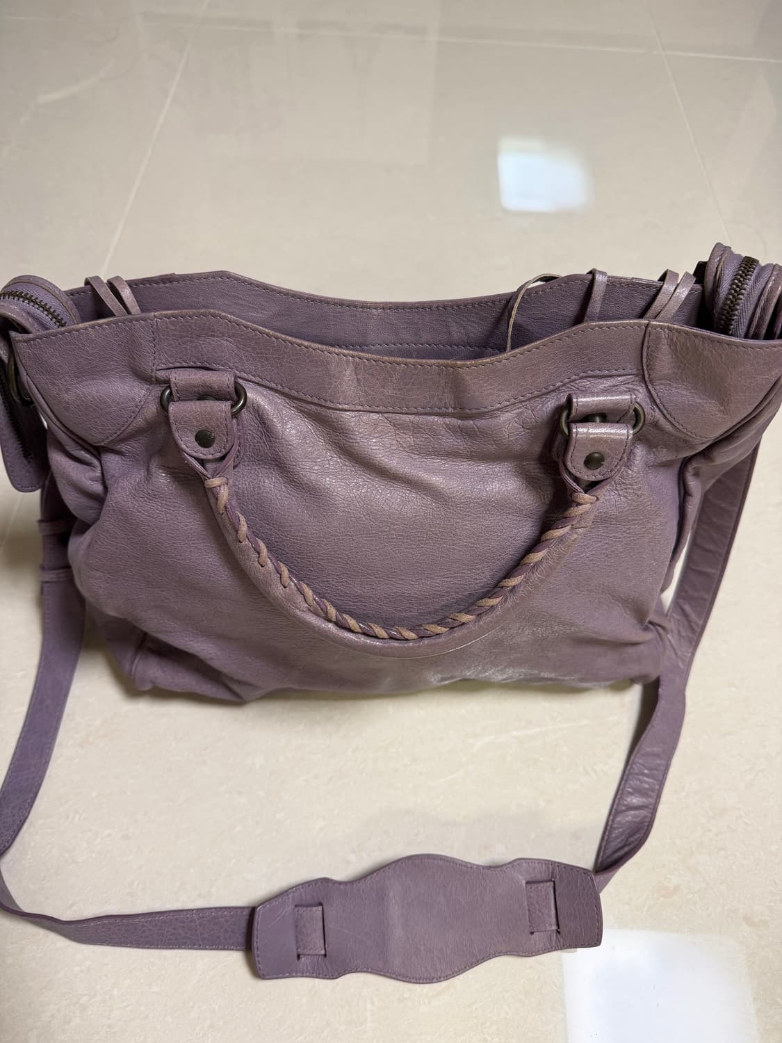 발렌시아가 시티 모터백 상품이미지9