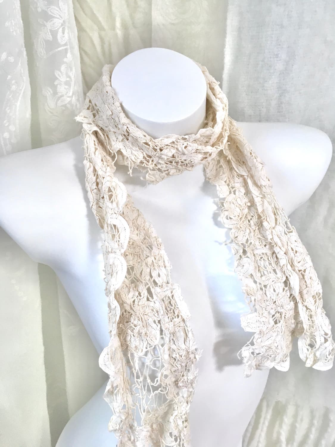 아이보리 레이스 프릴 머플러  상품이미지3