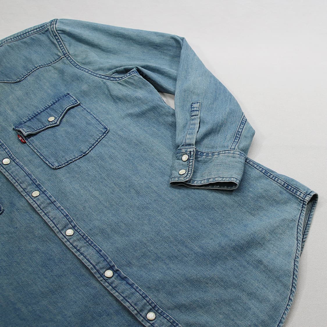 (착용컷) 리바이스 웨스턴 데님 셔츠 (남성용 98) 상품이미지6