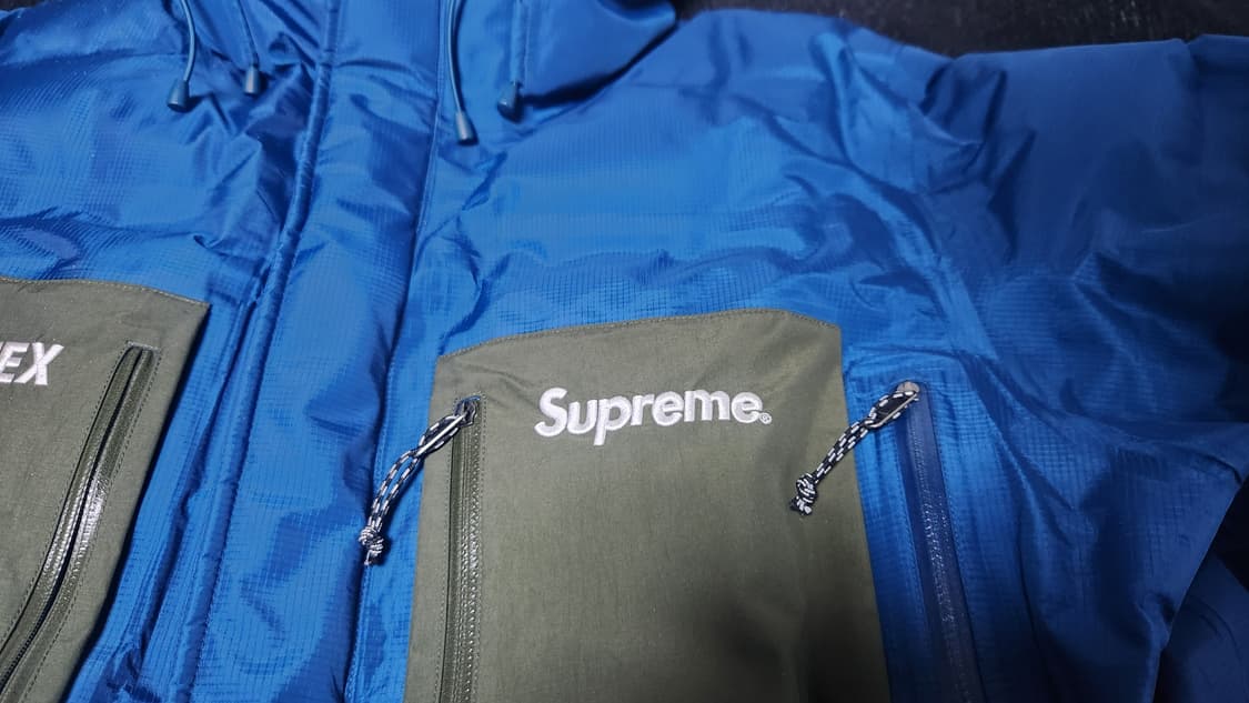 [슈프림][L] 700fill 고어텍스 패딩 블루 푸퍼 파카 상품이미지2