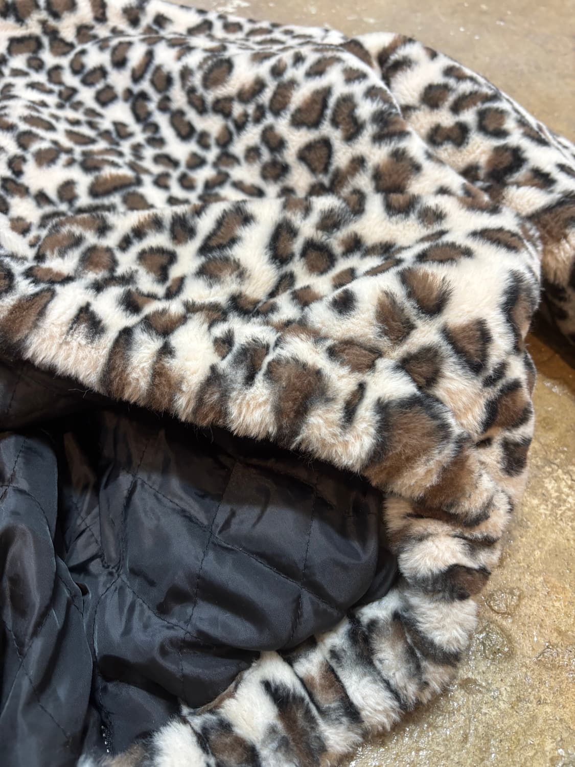 ourroom 오버핏 레오파드 퍼자켓 상품이미지8