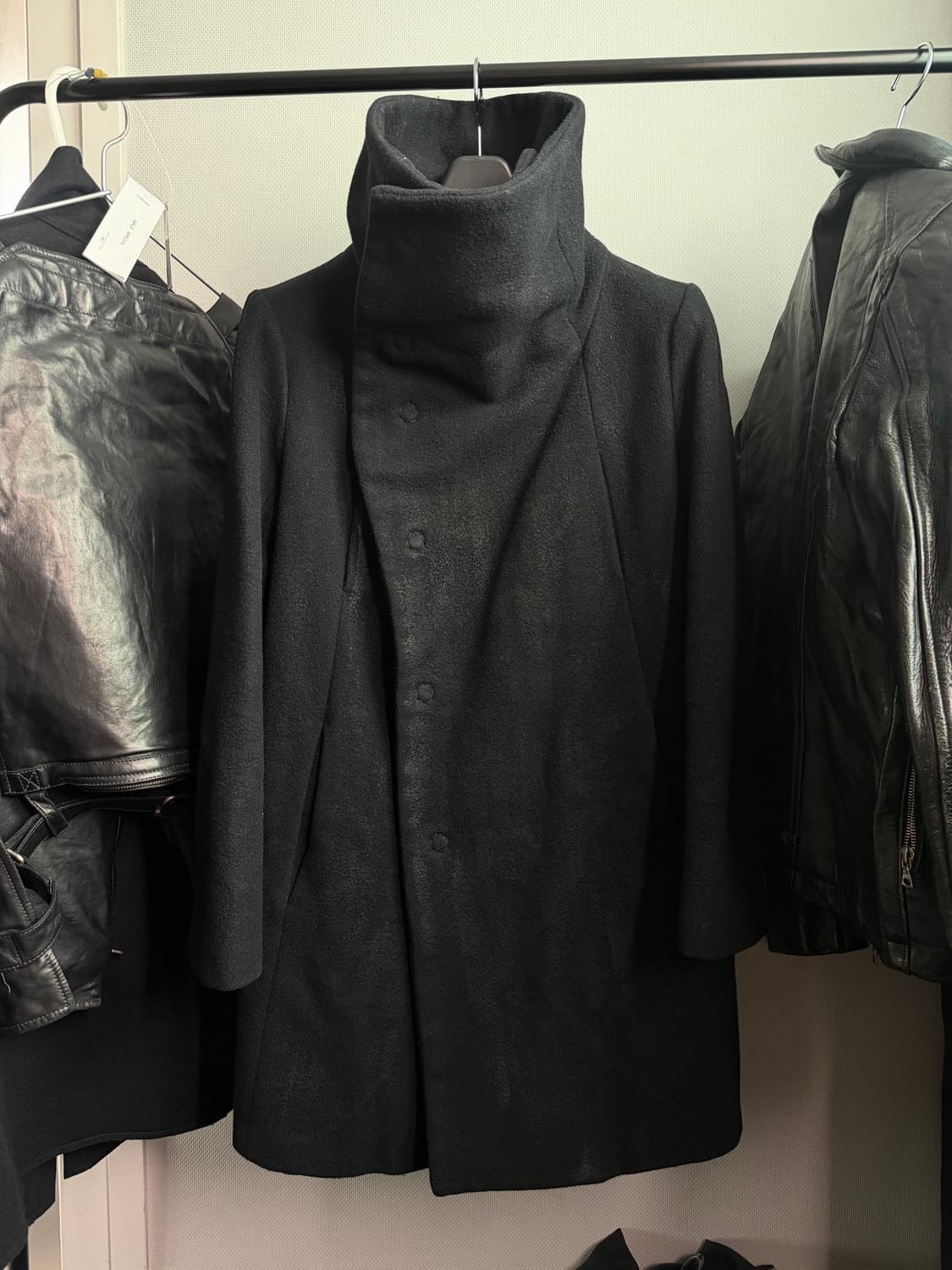 The Viridi anne 코팅 하이넥 코트 상품이미지3