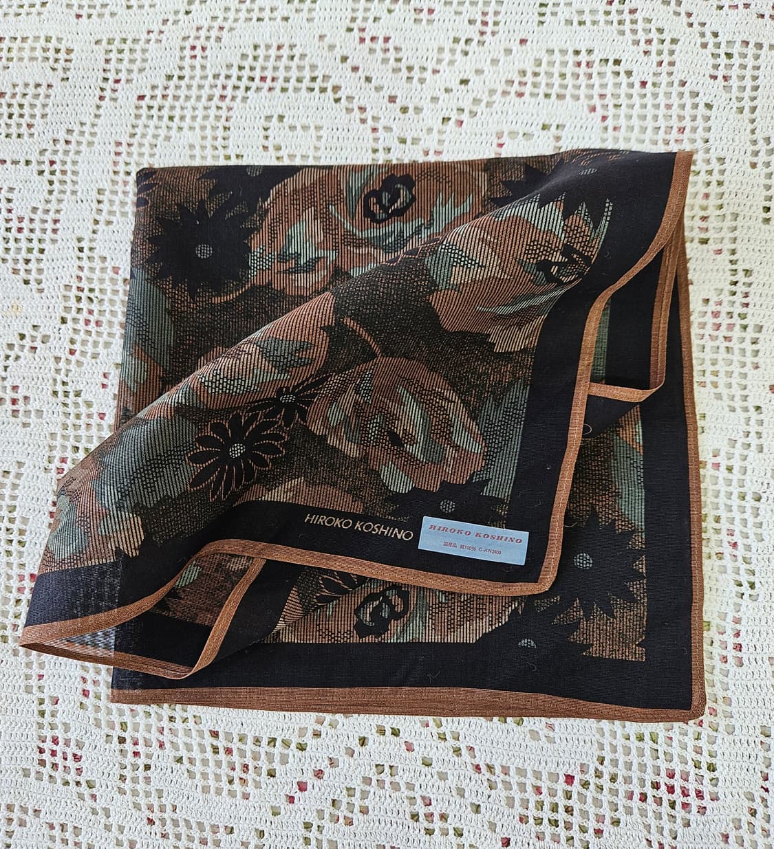 HIROKO KOSHINO 플라워 아트 패턴손수건 상품이미지1