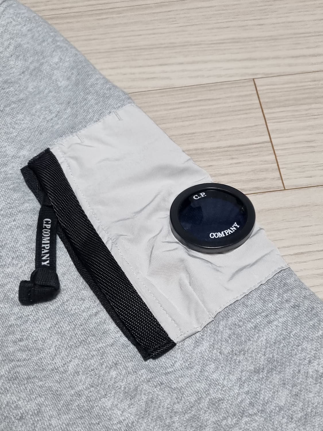 cp컴퍼니 맨투맨 상품이미지4