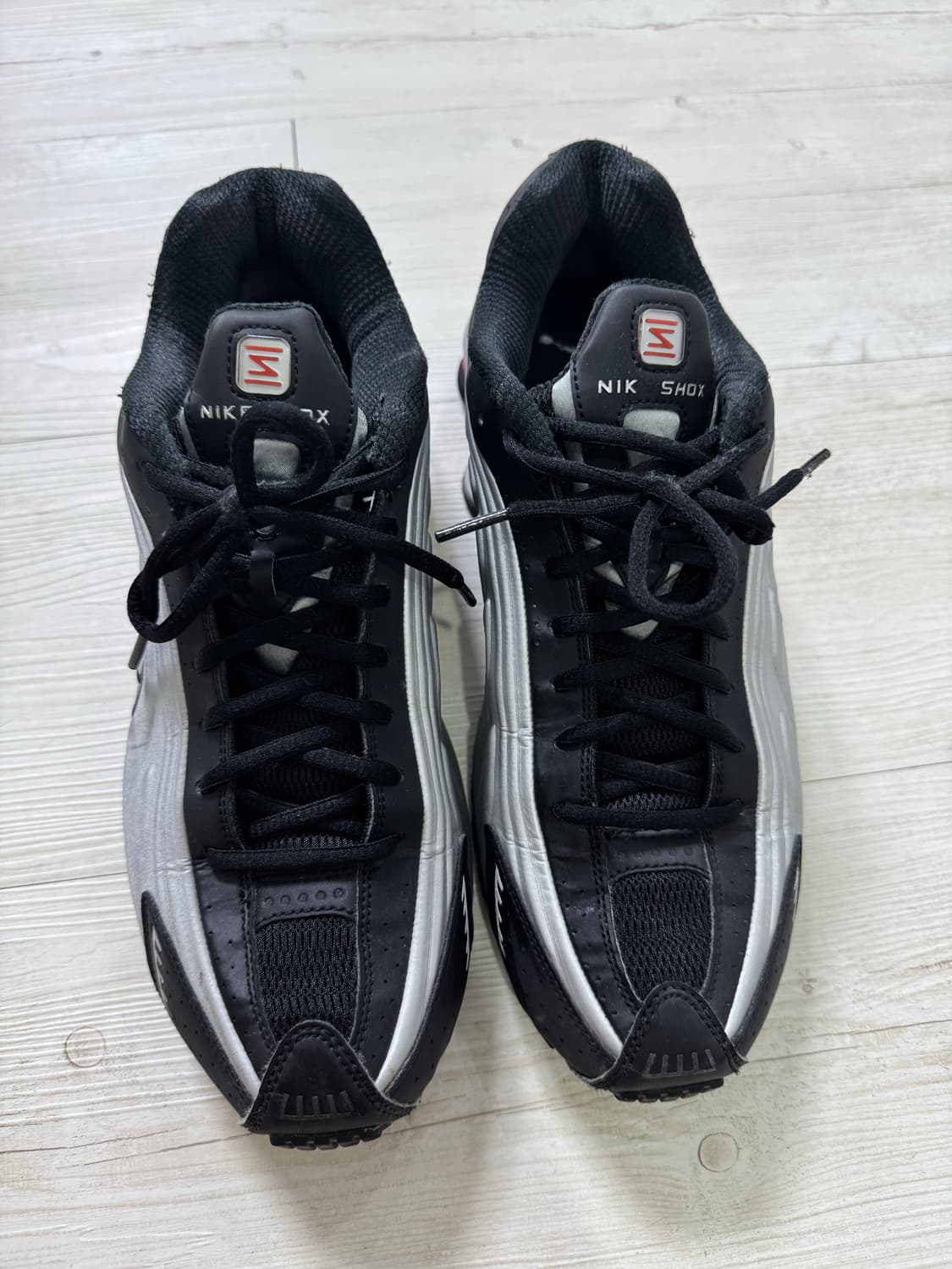 나이키 샥스 R4 메탈릭 실버 레드 285 택포 8 급처 상품이미지2