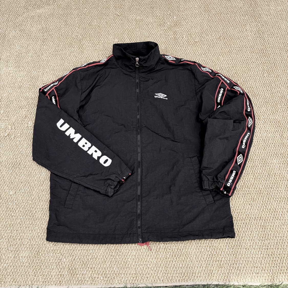 엄브로 사이드라인 블랙 바람막이 자켓(100) 상품이미지1