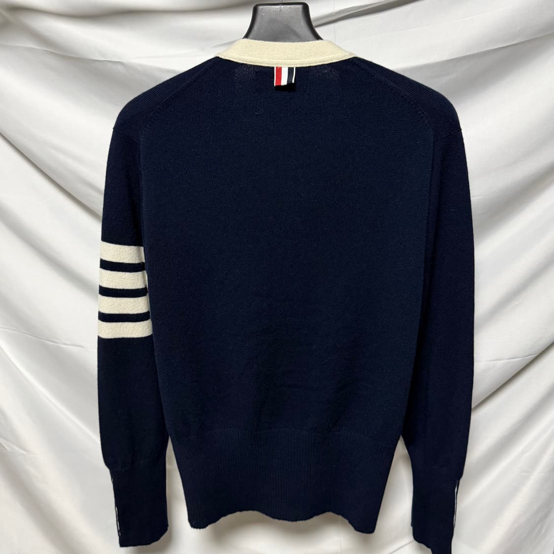 [S+급/3] 톰브라운 사선완장 캐시미어 가디건 상품이미지4