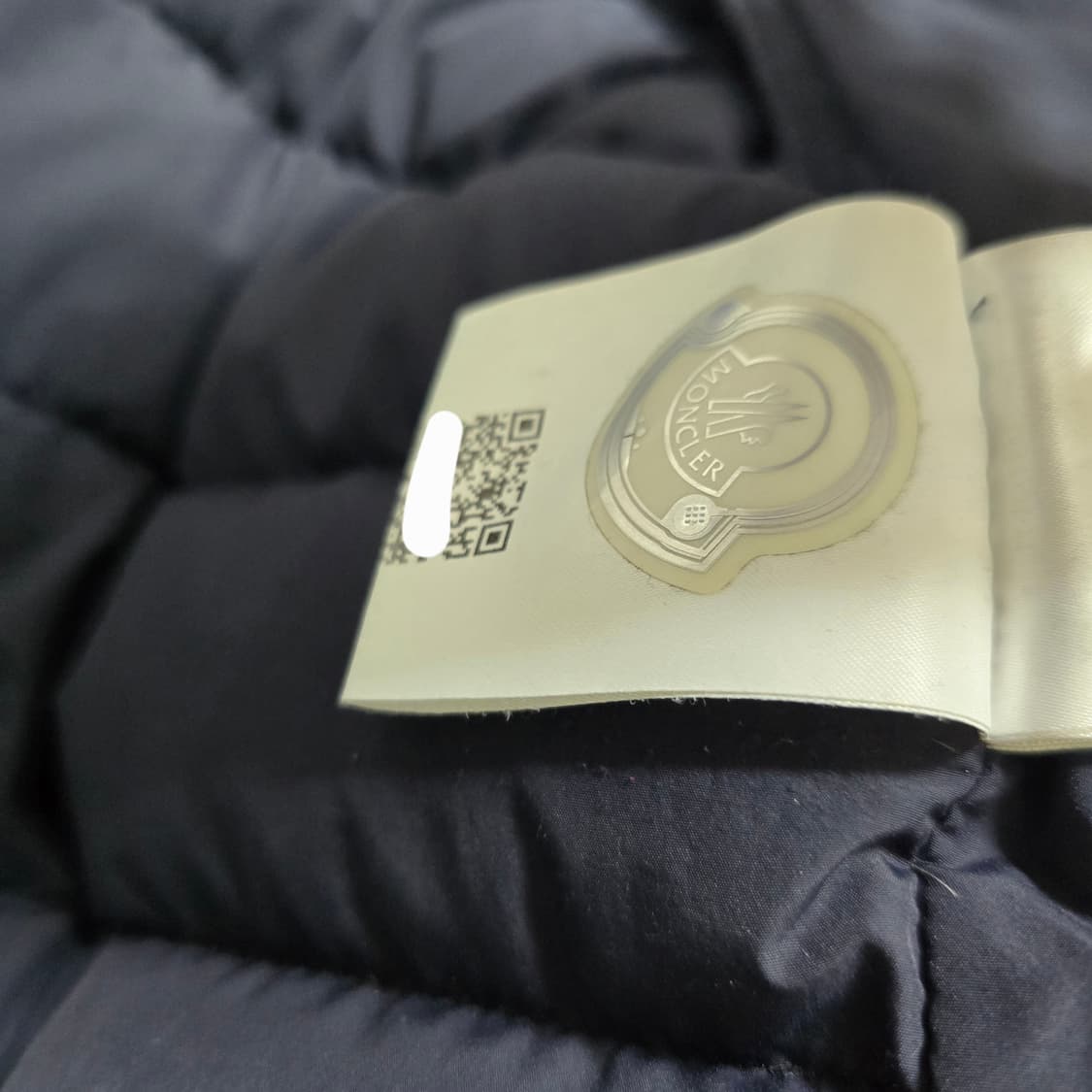 몽클레어 예레스 패딩 6사이즈 110 판매 상품이미지3