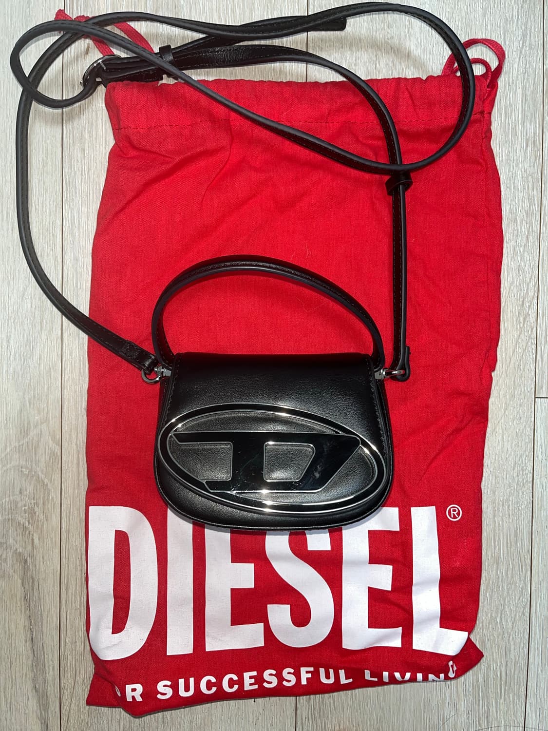 디젤 1DR 숄더백 인 나파 레더 블랙 상품이미지1