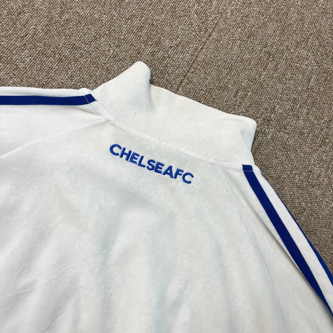 아디다스 첼시 벨벳 트랙탑 상품이미지4