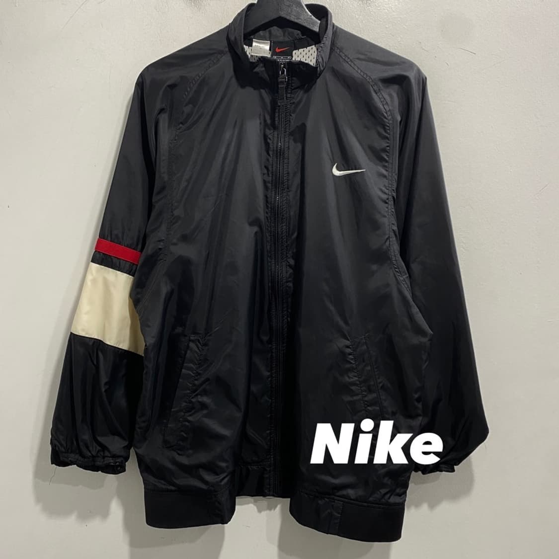 나이키 올드스쿨 바람막이 상품이미지1