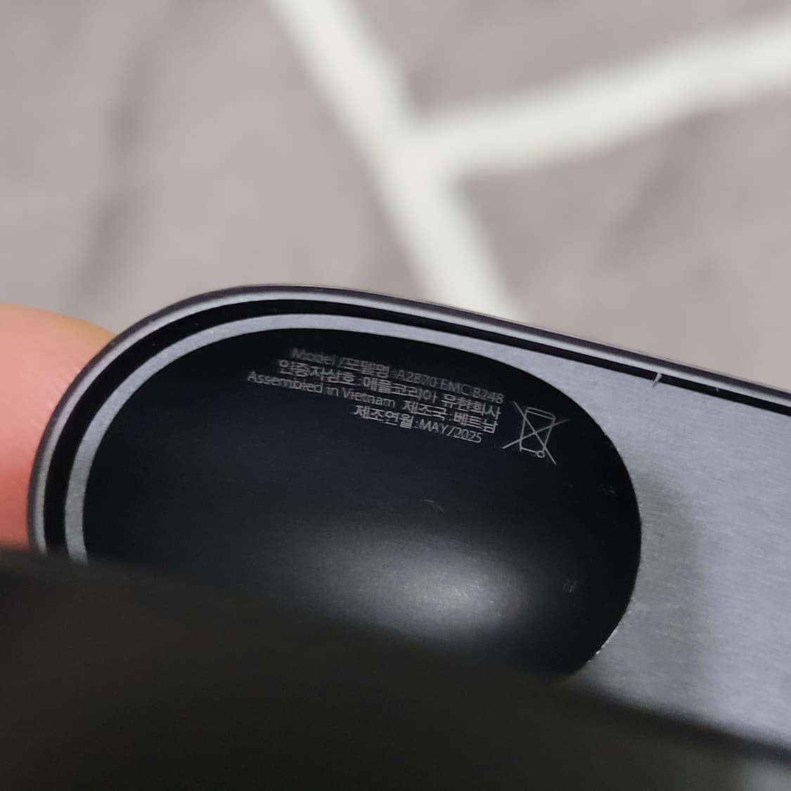 비츠 스튜디오 버즈 플러스 블랙 색상 본체 상품이미지5