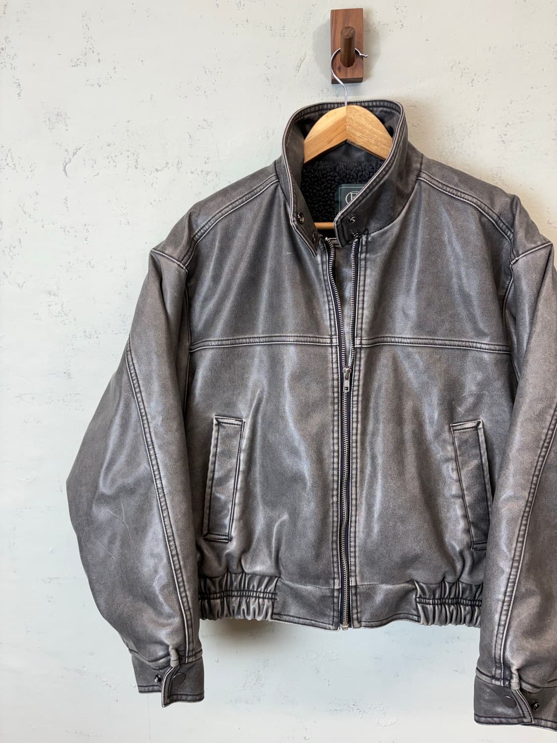 빈티지 그레이 비건레더 양털 봄버 자켓 상품이미지4