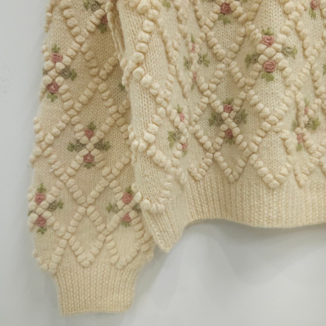 아이보리 팝콘 자수장미 니트 상품이미지6