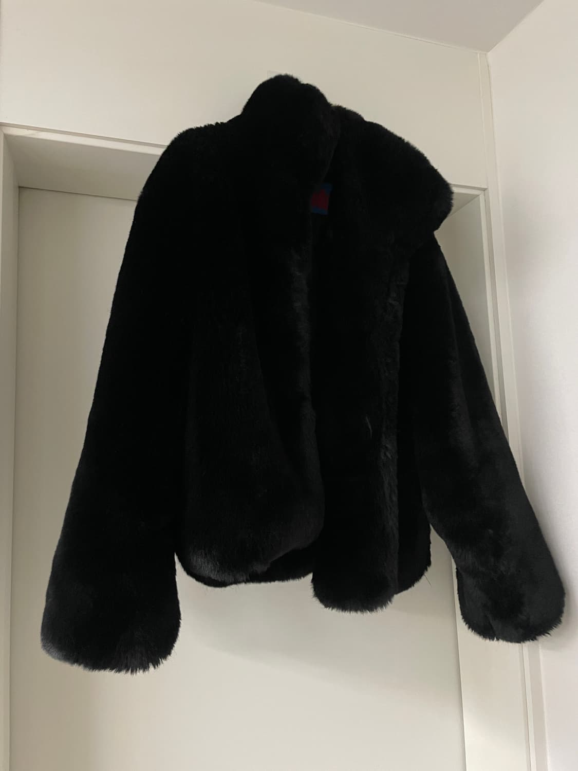 MORE THAN DOPE 페이크퍼코트 상품이미지3