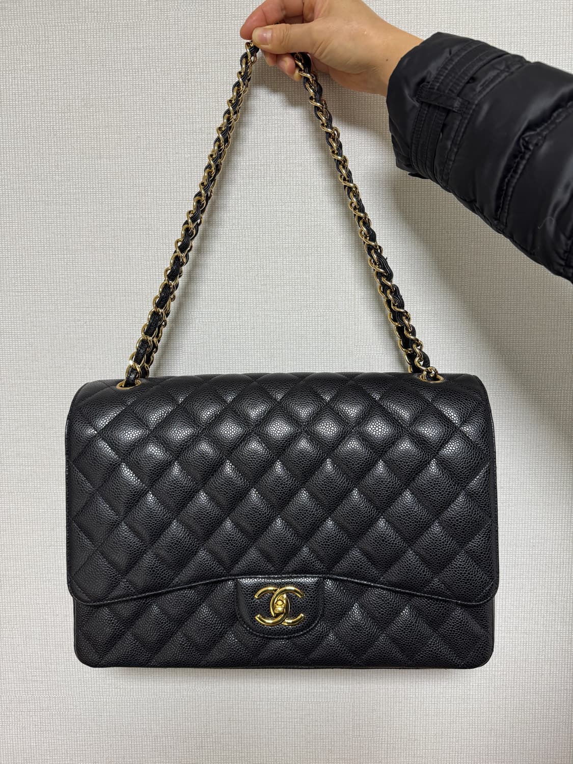 샤넬 클래식 캐비어 금장 맥시사이즈 상품이미지1