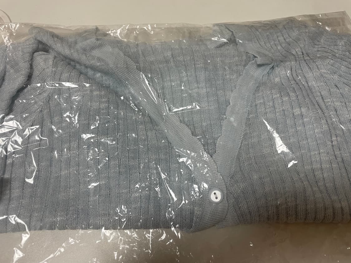 (새상품) 롱슬리브 크롭 얇은 얇은 시스루 브이넥 골지 가디건 상품이미지4