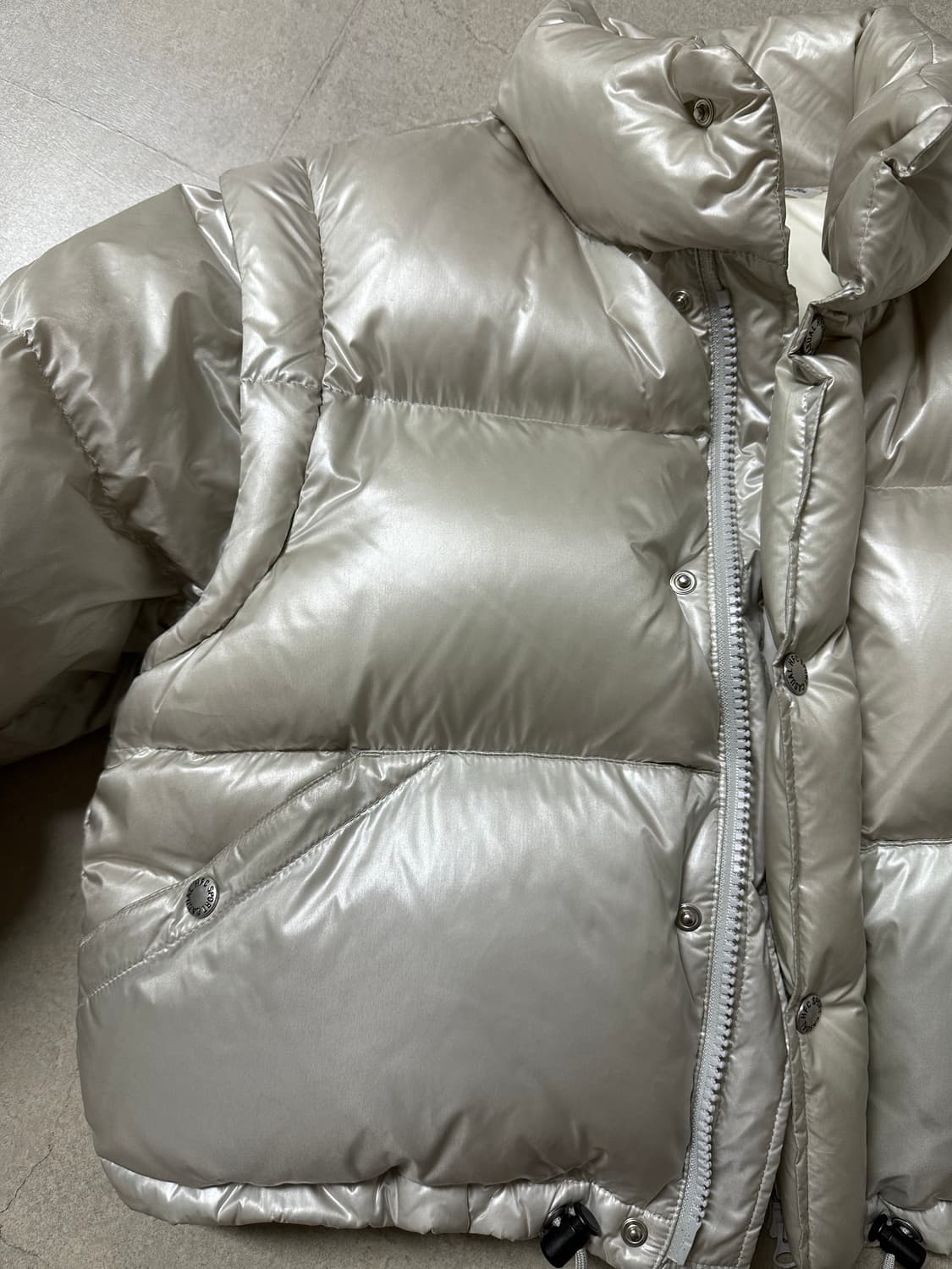 헤리티지플로스 패딩 21fw 크림색상 상품이미지3