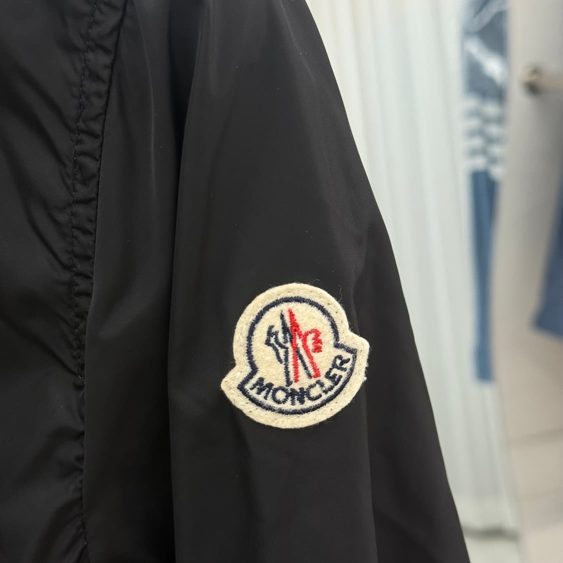 [1] 몽클레어 와펜 바람막이 상품이미지3