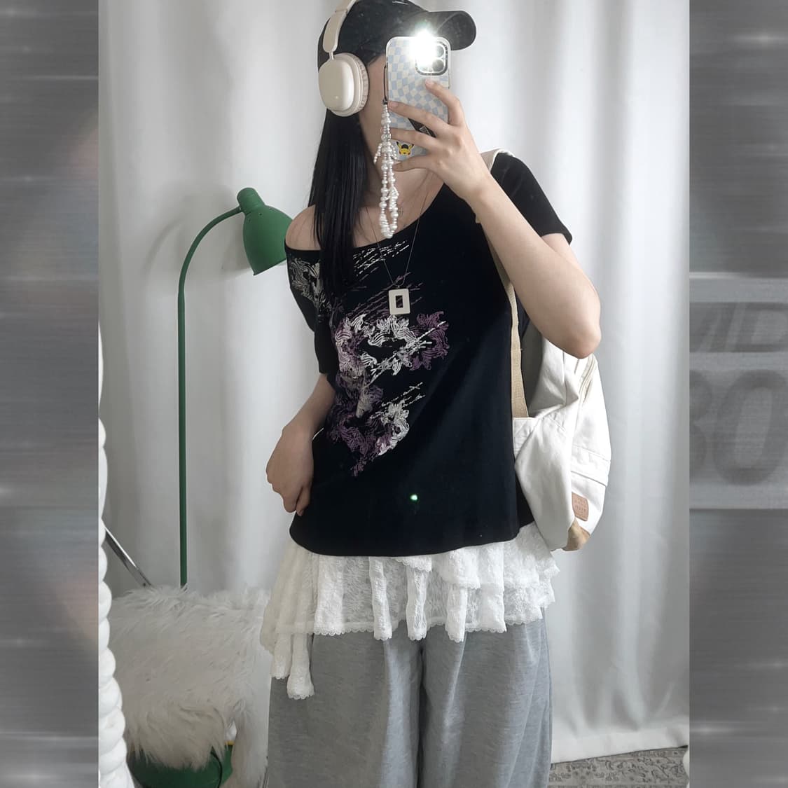 블랙 와이드넥 프린팅 반팔 티셔츠 상품이미지2