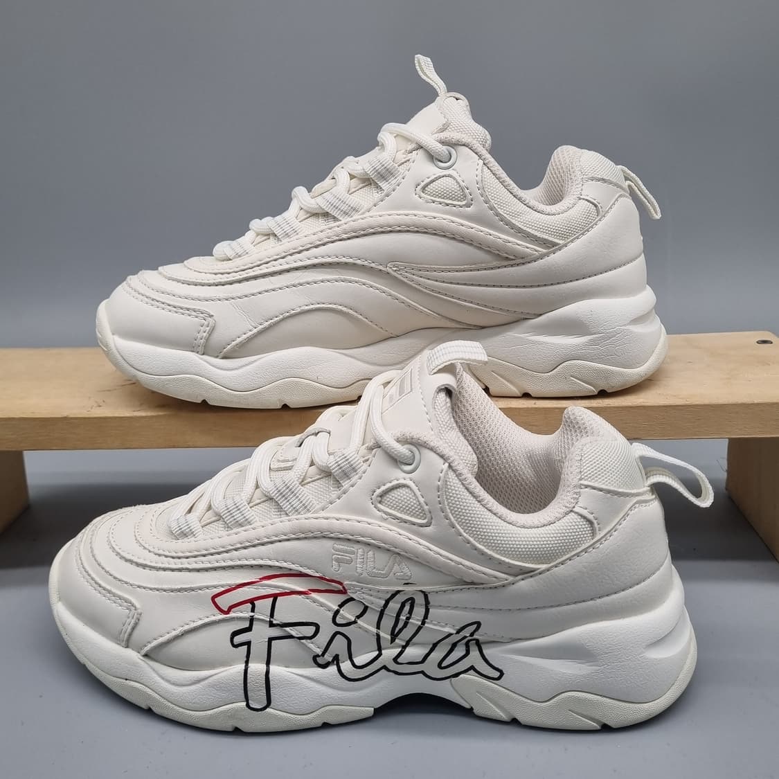 휠라 레이 스크립트 운동화220 상품이미지1