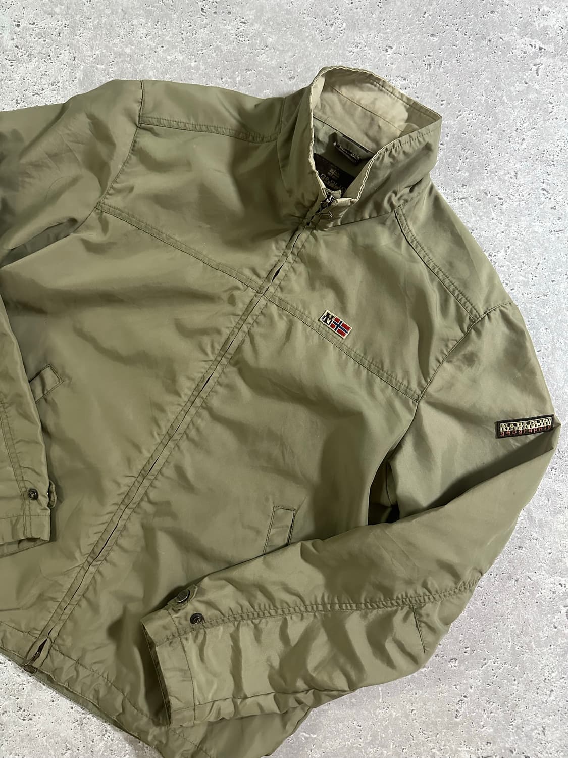 NAPAPIJRI 스톤 워시드 바람막이 자켓 상품이미지1