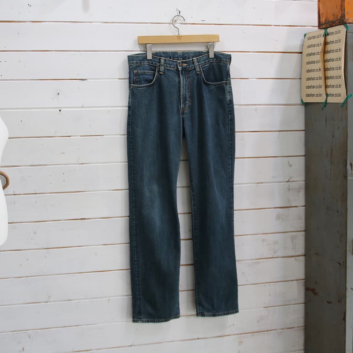 (착용컷) Wrangler 데님 팬츠 (남성용 32-33) 상품이미지1