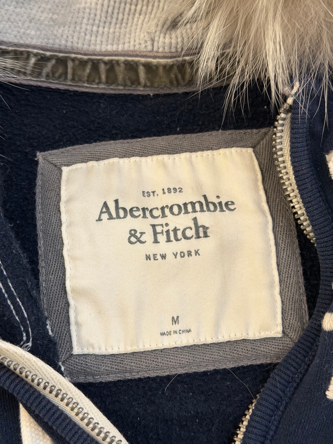 아베크롬비 딱붙핏 울프죠 퍼 후드집업 네이비 상품이미지4