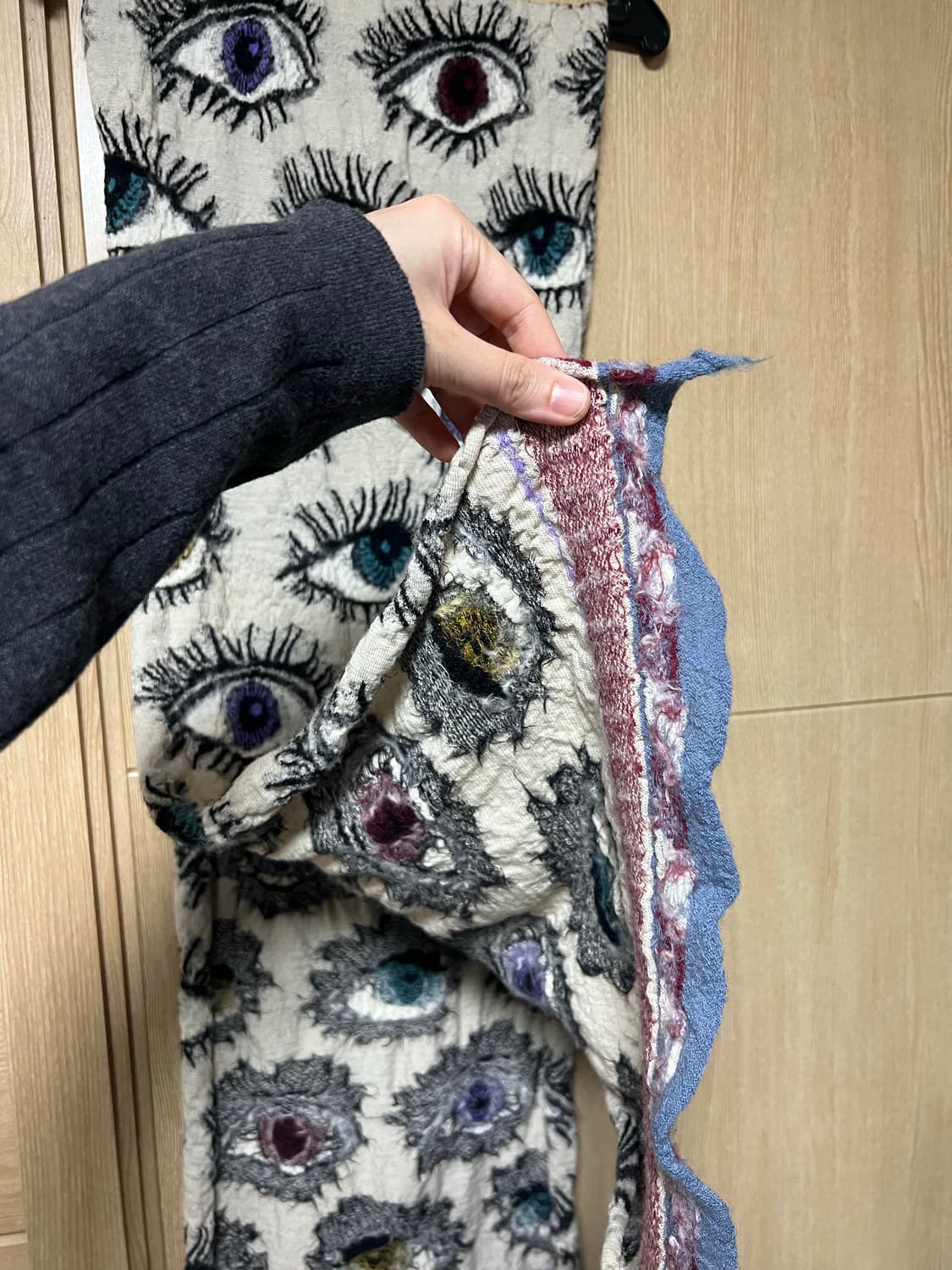 캐피탈 펠티드 울 스피크이지 해피 스카프 컬러풀 키나리 (제니 착용) 상품이미지4